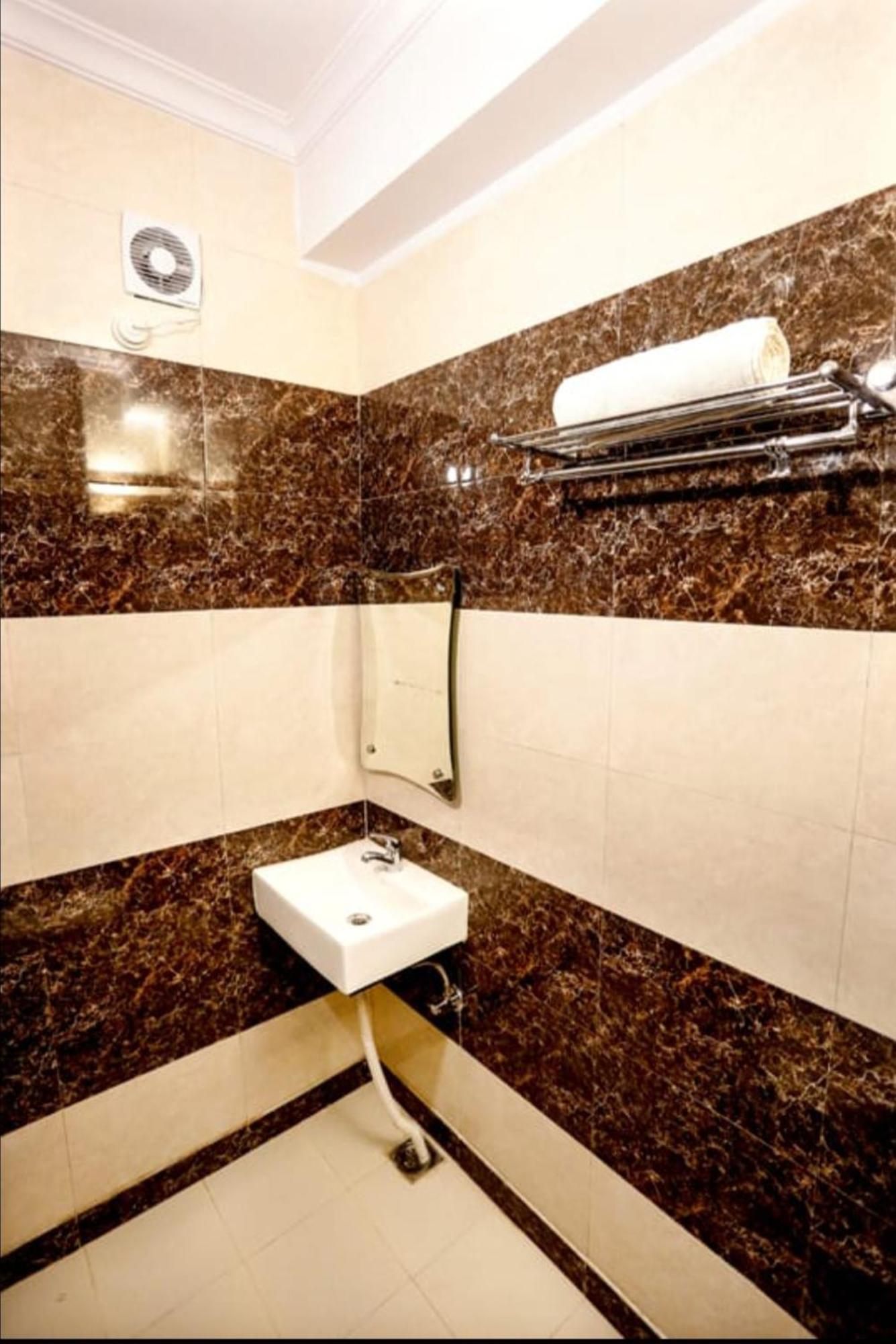 Airport Hotel Edge Home Stay Nova Deli Exterior foto