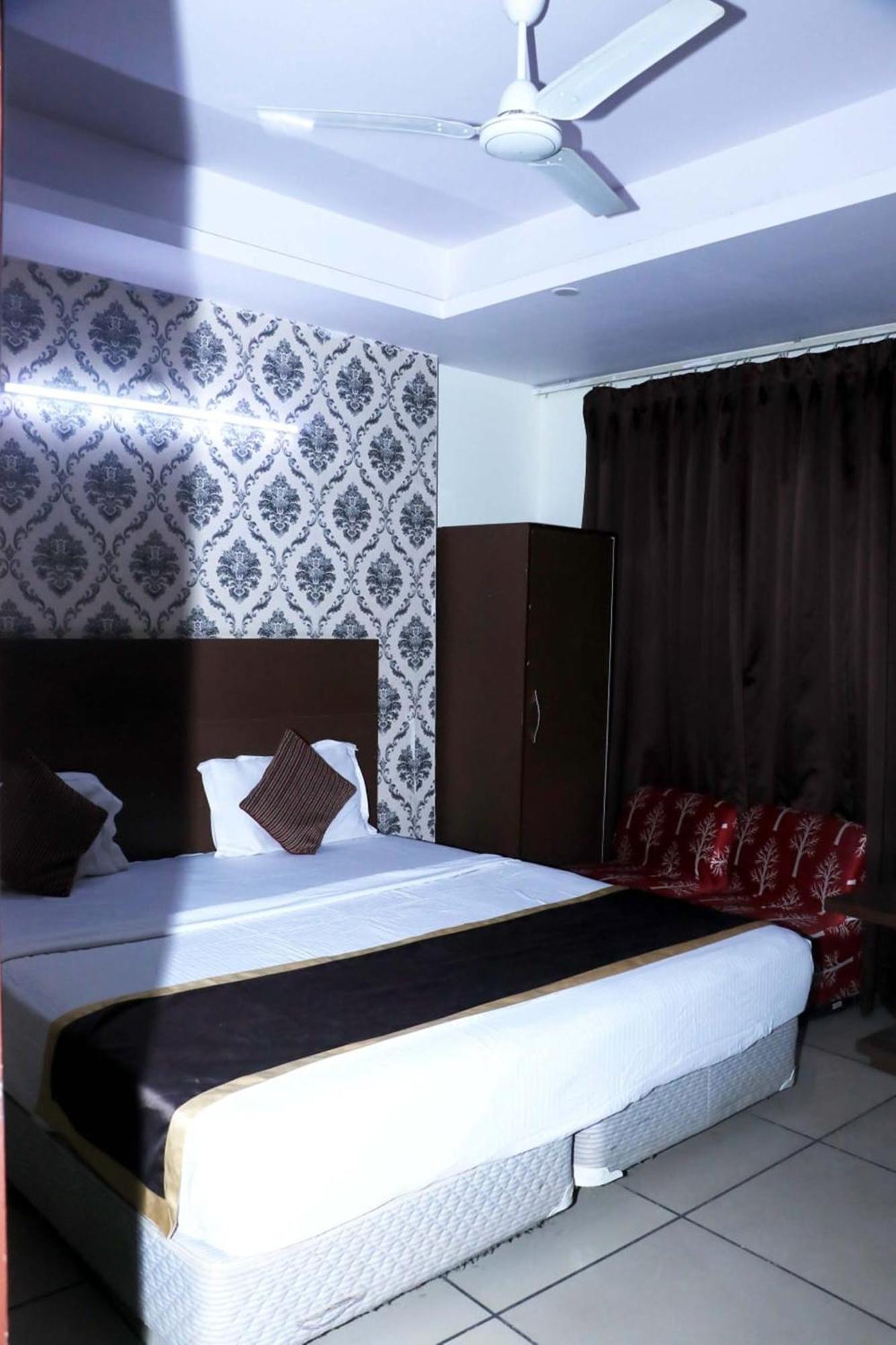 Airport Hotel Edge Home Stay Nova Deli Exterior foto