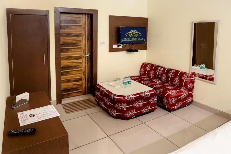 Airport Hotel Edge Home Stay Nova Deli Exterior foto
