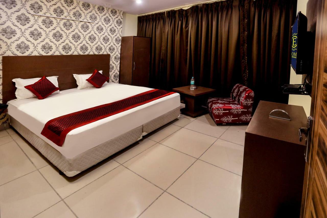 Airport Hotel Edge Home Stay Nova Deli Exterior foto