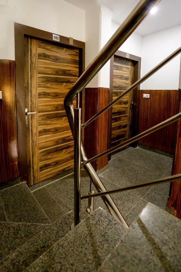 Airport Hotel Edge Home Stay Nova Deli Exterior foto