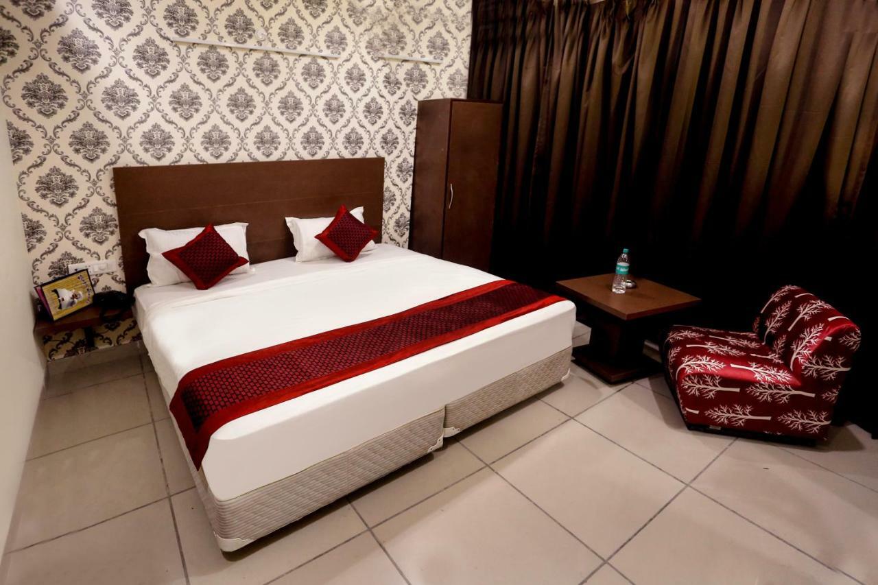 Airport Hotel Edge Home Stay Nova Deli Exterior foto