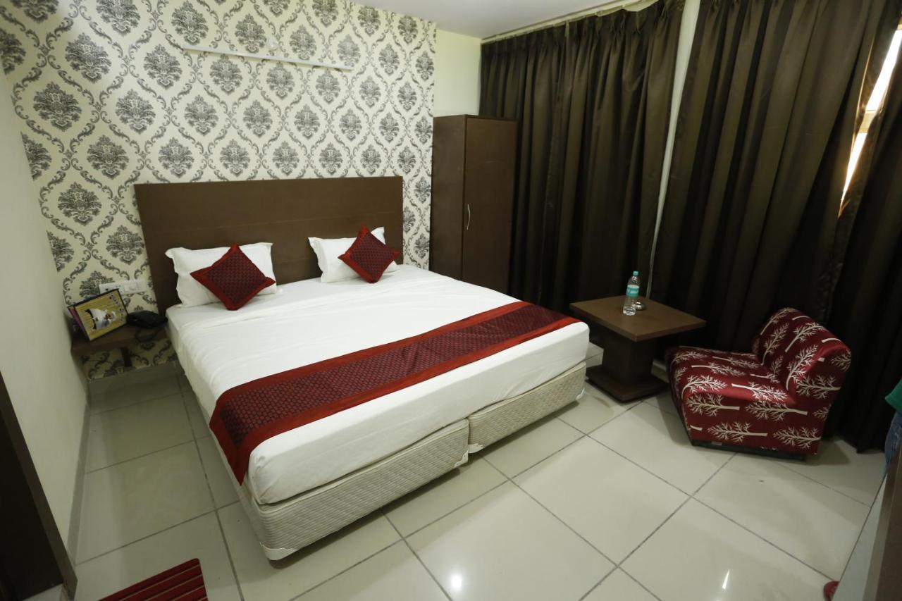 Airport Hotel Edge Home Stay Nova Deli Exterior foto